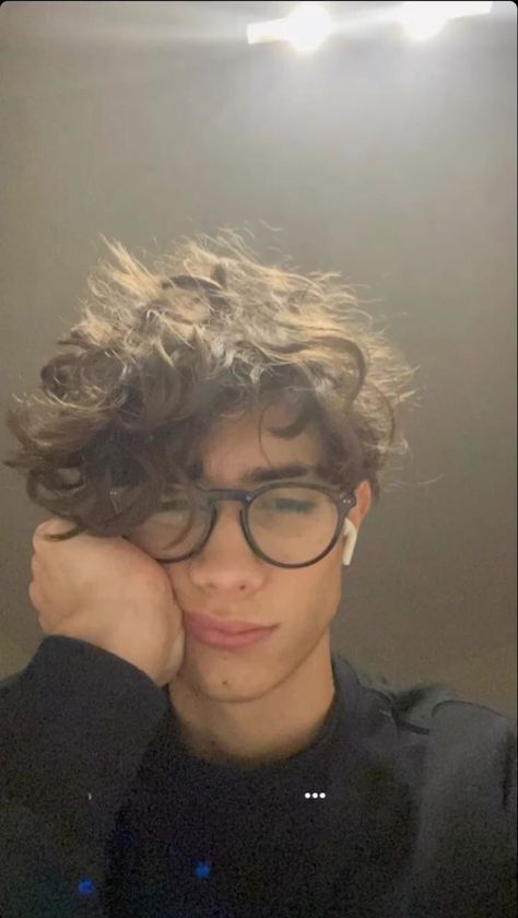 Simon Boys, Elliot Petropoulos, Love Other Words, Simon Lewis, Boys Glasses, Aesthetic Boys, Stylish Boys, Aesthetic Guys, Attractive Guys