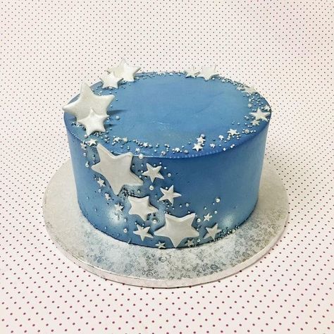 Reach for the stars, or better yet, eat them! Fondant Stars and so fun and tasty too! So many ways you can use them for your celebration deserts! I love this cake idea! ⁠ ⁠ https://www.etsy.com/listing/1527121696/fondant-stars3-sizescustomizable?click_key=9a6261686f2d490607c76eed33a8df8cd90a979f%3A1527121696&click_sum=6d2371ec&ref=shop_home_active_12⁠ ⁠ #FondantStars #SugarStars #StarParty #Constillation #SpaceParty #Moms #StayatHomeMoms #WorkingMoms #BusyMoms #HomeBaker #EtsySeller #StarCupc... Star Cake Decorations, Cake With Stars Design, Small Quince Cake, Starry Night Birthday Cake, Star Bday Cake, Blue And Black Cake, Star Cake Birthday, Blue Star Cake, Blue Bday Cake