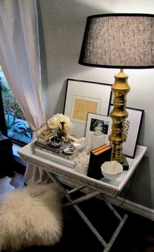 Bedside table frames Staging Decor, Glamour Decor, Side Table Decor, Bedroom Night Stands, Cheap Decor, Bedside Tables, Guest Bedrooms, Cheap Home Decor, Hollywood Glamour