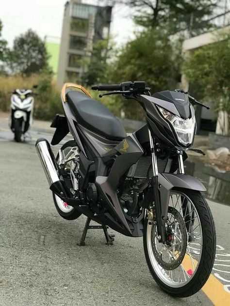 Honda Sonic, 15 Passenger Van, Chris Brown Wallpaper, Vario 150, Motorcycle Aesthetic, Sonic 3, Boyfriend Pictures, Pattern Art, Sonic