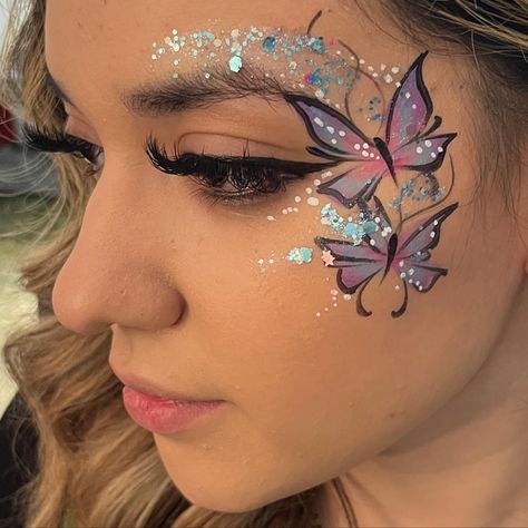 Step By Step Butterfly Face Paint, Glitter Butterfly Makeup, Butterfly Festival Makeup, Facepainting Ideas Adults, Butterfly Makeup For Kids, Make Up Mariposa, Butterfly Face Makeup, Face Painting Adults, Face Painting For Adults