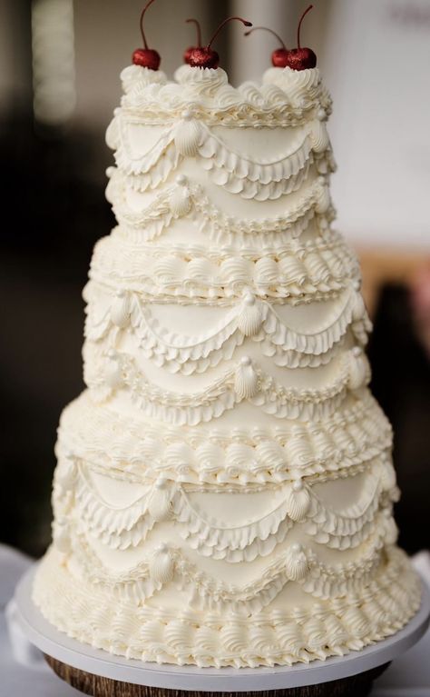 Frilly Wedding Cake, Lace Wedding Cake Vintage, Wedding Cake Old Money, Romantic Wedding Cake Vintage, 6 Tier Wedding Cake, Wedding Cake Neutral, 6 Tier Wedding Cakes, Outside Wedding Ceremonies, Wedding Cake Simple Elegant