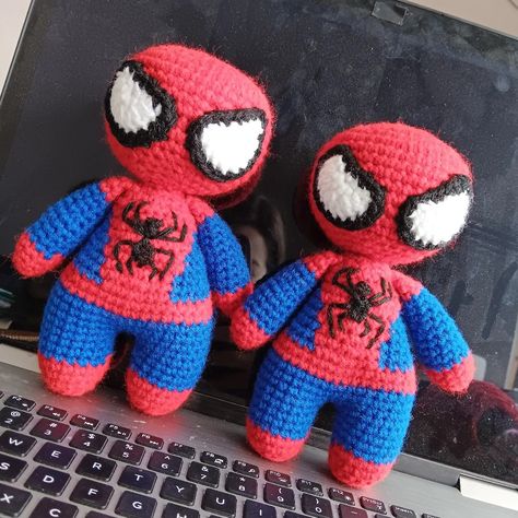 Spiderman Free Crochet Pattern, Crochet Spiderman Amigurumi Free Pattern, Crochet Spiderman Eyes, Crocheted Spiderman, Spiderman Crochet Pattern Free, Spider Man Crochet Pattern, Spiderman 5, Spiderman Pattern, Crochet Spiderman