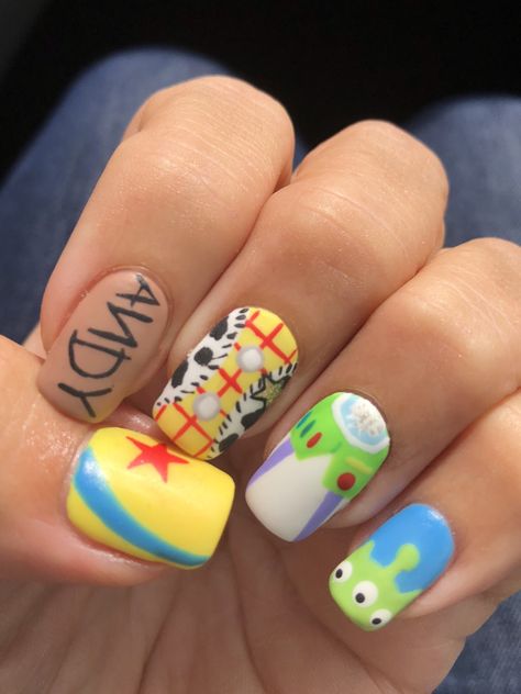 Disney Pixar Toy Story gel nail art #pixarnaiks #disneynails #toystorynails Toy Story Gel Nails, Disney Nails Up, Disney Nails Toy Story, Toy Story Nail Ideas, Woody Toy Story Nails, Toy Story Inspired Nails, Toy Story Nail Designs, Pixar Nails Acrylic, Nails Inspiration Disney