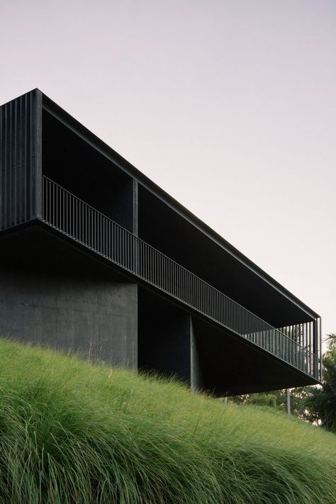 Federal House, Houses Architecture, Black Concrete, Wild Photography, Concrete Home, Concrete House, Byron Bay, Contemporary Architecture, New South Wales