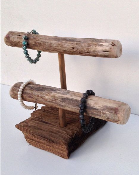 Drift Wood Jewelry, Woodcraft Ideas, Painted Wood Crafts, Necklaces Simple, Wood Jewelry Display, Jewerly Displays, Bracelet Storage, Diy Jewelry Display, Diy Jewelry Holder