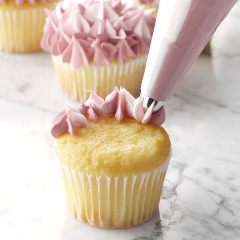 11 Easy Cupcake Decorating Ideas | Taste of Home Easy Cupcakes Decoration, Cupcake Piping, Elegant Cupcakes, Decorating Cupcakes, Cupcake Decorating Tips, Chocolate Work, Diy Cupcake, Fancy Cupcakes, Icing Design