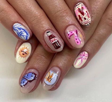 Graphic Art Nails, Cartoon Inspired Nails, Artsy Nails Designs, Collage Nails, Graphic Nail Art, Unusual Nail Designs, Artist Hue, Nail Design Glitter, Cartoons Movies