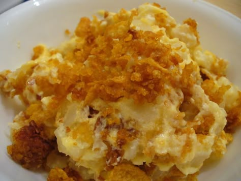 Texas Potatoes....my mother in law makes a version of these for every holiday meal. They are fabulous and terribly unhealthy but yum! Texas Potatoes, Hash Brown Casserole, Hash Brown, Potato Dishes, Veggie Dishes, Yummy Sides, Yummy In My Tummy, Yummy Foods, Dish Recipes