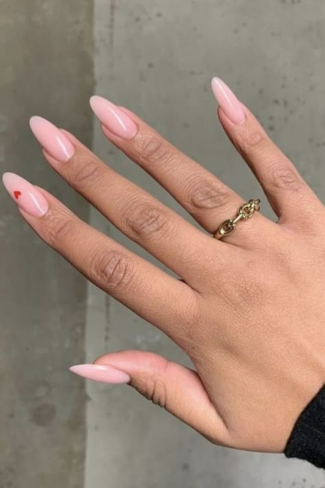 CHIC NAILS FOR VALENTINE'S DAY Kutek Disney, Unghie Sfumate, Bridesmaids Nails, Nude Nail Designs, Nagel Tips, Girly Acrylic Nails, Nails 2022, Minimalist Nails, Dream Nails