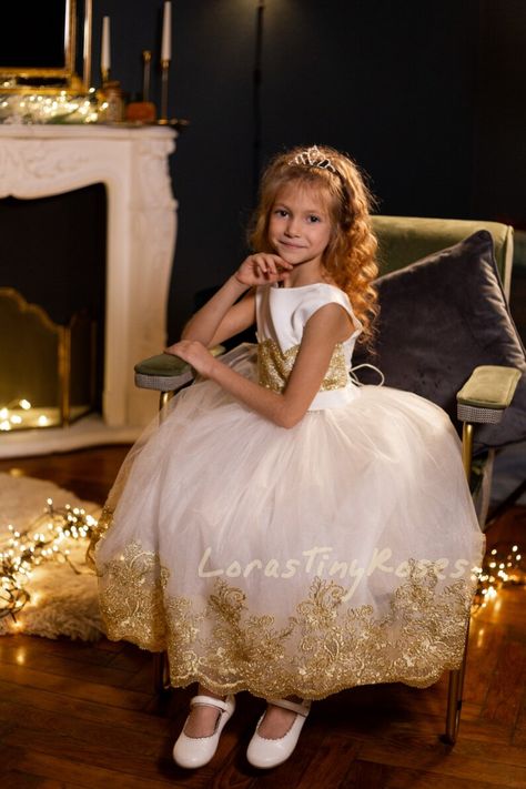 Gold Tux, Baby Tutu Dress, Flower Girl Outfits, Gold Wedding Flowers, White Baby Dress, Baby Tutu Dresses, Frocks For Kids, Dress Christmas, Baby Tutu