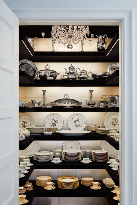 China Closet, Pantry Room, Desain Pantry, Kitchen Pantry Design, Pantry Design, Design Del Prodotto, Kitchen Pantry, Dream Home Design, 인테리어 디자인