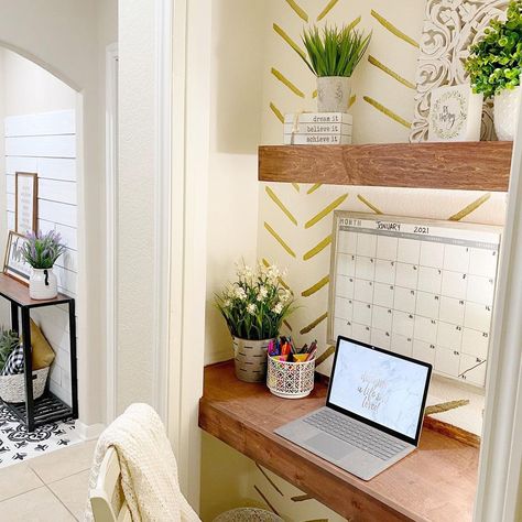 Office Closet Organization Ideas, Desk In Closet Ideas, Office Closet Organization, Closet Turned Office, Cloffice Ideas, Closet Corner, Closet Office Organization, Narrow Closet, Closet Desk