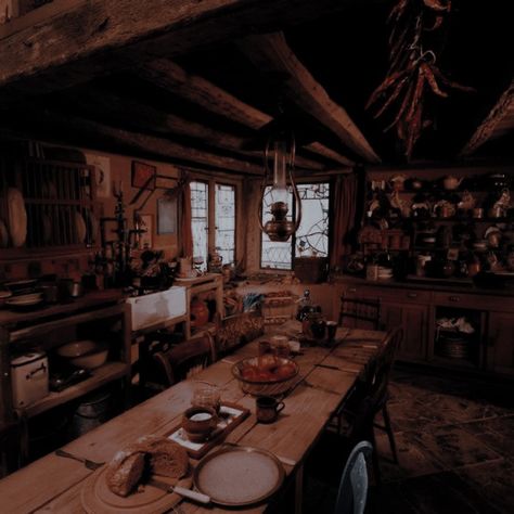 Weasley House, Hp Visuals, Hogwarts Shifting, Potter Puppet Pals, Ron Weasley Aesthetic, Aesthetic Family, Ideal Aesthetic, Weasley Aesthetic, Weasley Family