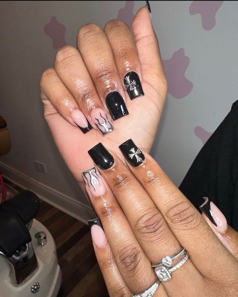 Black And White Chrome Heart Nails, Black And Chrome French Tip Nails, Black Chrome Nails Designs Short, Black And Chrome Nails Designs, Black And Chrome Nails, Black Chrome Nails, New Nail Ideas, Bday Nails, Black French Tips