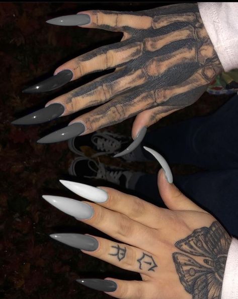 Acrylic Nails Stiletto, Stilleto Nails Designs, Grey Nails, Pointy Nails, Punk Nails, Drip Nails, Edgy Nails, Goth Nails, Stiletto Nails Designs