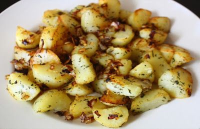 How to make sauteed potatoes Sauted Potatoes, Potatoes With Onions, Sauteed Potatoes, Skillet Potatoes, Potato Onion, Onion Recipes, Sliced Potatoes, Best Recipe, Cooking Oil