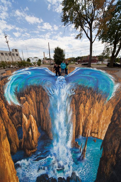 89 of the world's most mind-bending 3D chalk drawings 3d Sidewalk Art, 3d Street Painting, Illusion Kunst, Street Art Illusions, Chalk Artist, Pavement Art, 3d Chalk Art, Sidewalk Chalk Art, Sidewalk Art