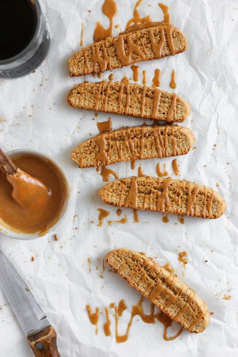 Cookie Butter Biscotti, Best Biscotti Recipe, Assorted Biscuits, Coffee Dunkin, Recipes For Baking, Biscotti Recipes, Lemon Biscuits, Bakery Sweets, Speculoos Cookie Butter