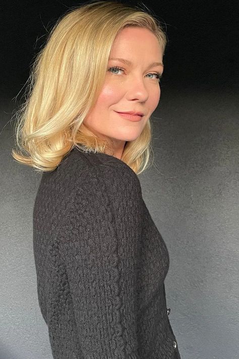 Kirsten Dunst Hair, Growing Out A Bob, Kirsten Dunst Style, Fluffy Bob, Supermodel Hair, Bouncy Hair, Short Hair Trends, Hair Styler, Chic Hairstyles