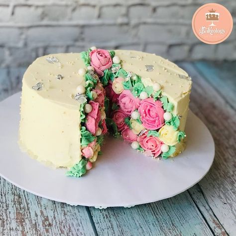 Half And Half Cake Designs, Split Cake Design, Vegan Carrot Cake Recipe, Split Cake, Inside Cake, Cake With Flowers, Single Layer Cakes, Vegan Carrot Cakes, Carrot Cake Recipe