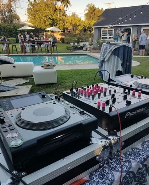 Pool Party Dj, Dj Pool Party, Pool Party Music, House Pool Party, Dj Pics, Edm Design, Dj Event, Hip Hop Dj, Pool Party Themes