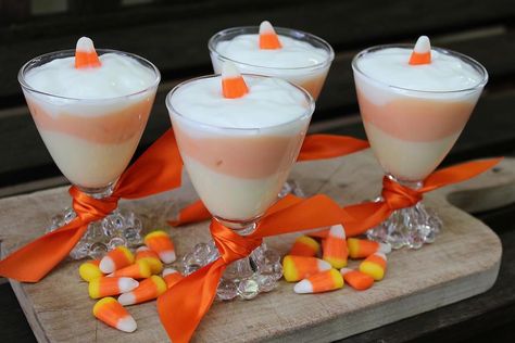 How to Make Easy Candy Corn Yogurt Parfaits: Perfect for Your Fall or Halloween Party! #30secondmom Elegant Fall Desserts, Candy Corn Desserts, Black Icing, Yogurt Covered Pretzels, Yogurt Parfaits, Corn Rice, Mini Brownies, Orange Food Coloring, Haunted Halloween