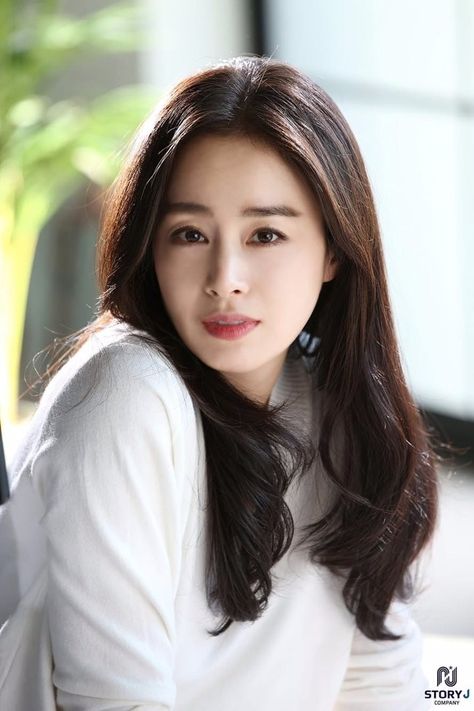 Kim Tae Hee, Best Friends Cartoon, Friend Cartoon, K Beauty, Makeup Inspo, Actresses, Beauty, Quick Saves