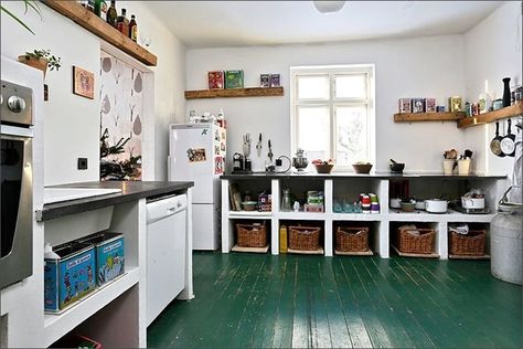 green-painted-kitchen-floor-sweden-remodelista-2 Painted Kitchen Floors, Wooden Kitchen Floor, Painted Wood Floors, Kitchen Floors, Green Flooring, Slate Flooring, Floor Seating, Basement Flooring, Scandinavian Kitchen