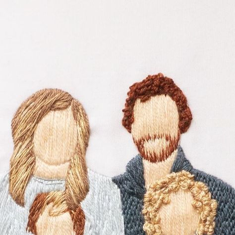 Embroidery by Emily June on Instagram: "The details and texture of this hand embroidered custom family portrait on an 8 inch hoop are just 🫠 Each sweater uses a different stitch, and I had soft waves, variegated color, highlights, tight curls, and Shirley Temple curls to navigate in their hair. Swipe to see an even closer close-up 👉🏼 It’s also been awhile since I’ve stitched this big so that was a fun challenge! I currently don’t have commissions open, but follow along because I always share Custom Family Portrait Embroidery, Embroidered Portrait Faces, Hand Embroidery Portrait, Embroidered Family Portrait, Embroidery People Outline, Family Embroidery Ideas, Embroidery Family Portrait, Family Embroidery Hoop, Shirley Temple Curls