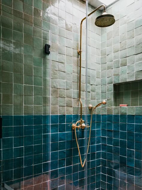 Two toned zellige shower in a Brooklyn brownstone. Click the pin for a full tour. Brownstone Boys, Diy Shaker Cabinets, Parlor Floor, Kitchen Construction, Tidal Pool, Brooklyn Brownstone, Island Countertops, Zellige Tile, Natural Ventilation