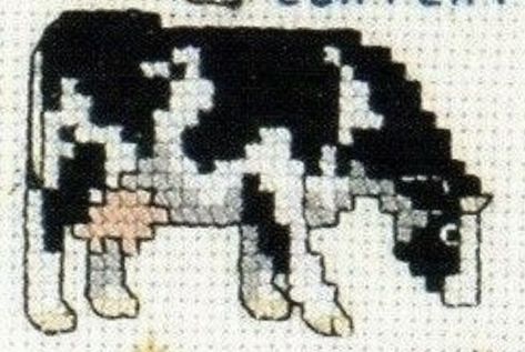 Cross Stitch Farm Animals, Cow Pixel Art, Cow Crafts, Cross Stitch Cow, Cute Cross Stitch Patterns, Cat Cards Handmade, Cow Craft, Baby Cross Stitch Patterns, Baby Cross Stitch