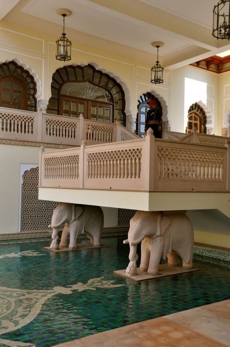 Indian Palace Aesthetic Interior, Indian Palace Architecture, Haveli House India, Indian Palace Interior, Royal House Design, Haveli Design Houses, Rajasthan Haveli, Jaipur Architecture, Stone Palace