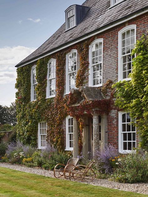 A Queen Anne house in the Cotswolds | Home of interior designer Emily Todhunter Cotswold Home Exterior, English Old House, Old British House Interior, British Architecture House, English House Aesthetic, English Colonial House, Queen Anne House Exterior, British Houses Interior, English Style Home Exterior