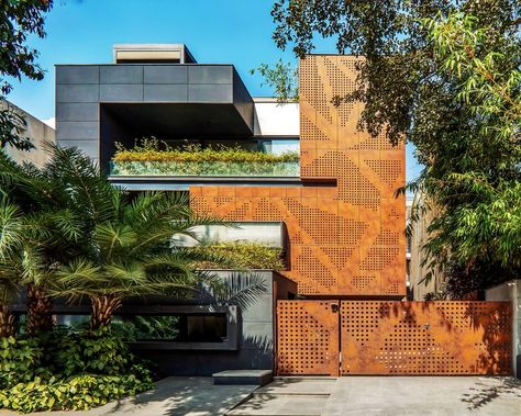 aluminium in Corten steel finish #gate #perforated Corten Steel Gate Design, Corten Steel Gate, Corten Steel Architecture, Steel Architecture, Steel Gate Design, Nature Art Drawings, Steel Gate, Main Gate Design, Main Gate