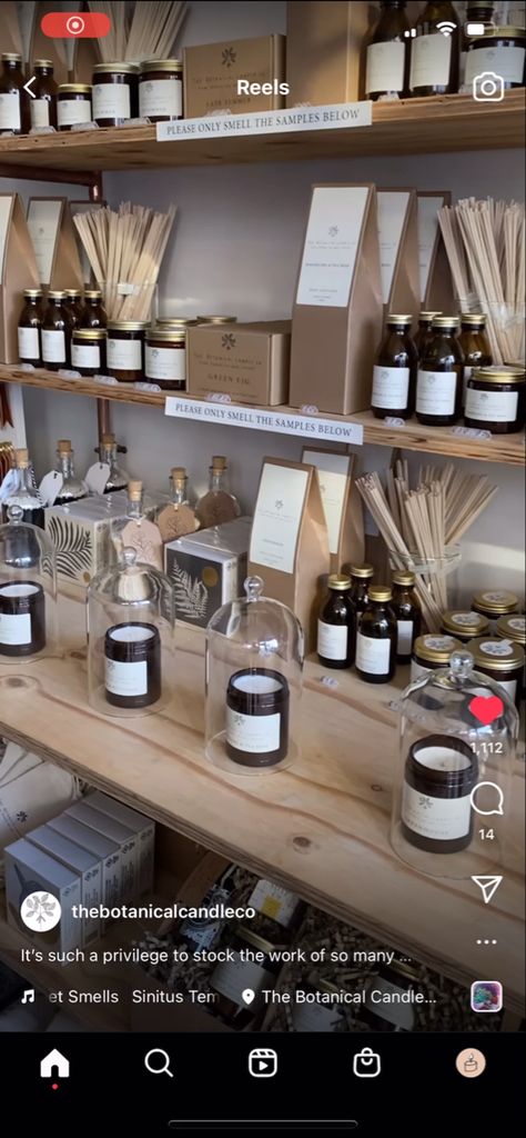 Candle Storage Organizing, Candle Studio Ideas At Home, Candle Store Interior, Candle Shop Interior, Candle Market Display, Candle Display Retail, Candle Shop Display, Candle Display Ideas, Candle Booth Display