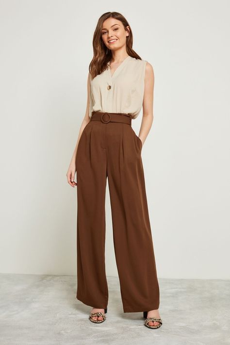 Dress With Wide Belt Outfit, Brown Formal Outfit Woman, Brown Trousers Outfit Formal, Semi Formal Earth Tone Outfit, Women's Trousers Outfits, Work Outfits Women Trousers, Trouser Formal Women, Styling Brown Wide Leg Pants, Chocolate Brown Wide Leg Pants Outfit