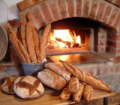 Bread Wood Fired Oven Recipes, Wood Burning Oven, Real Bread, Bread Oven, Wood Oven, Fire Food, French Bakery, Wood Fired Pizza Oven, Pizza Oven Outdoor