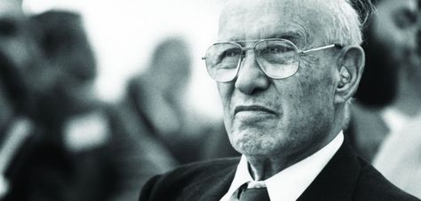 TEN IMPORTANT LESSONS FROM PETER DRUCKER Content Curation Tools, Peter Drucker, Boss Life, 10th Quotes, Lake George, Best Inspirational Quotes, Great Words, Business Inspiration, Body Language