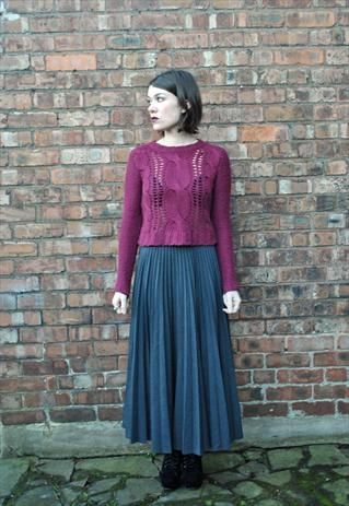 Vintage grey pleated skirt £14.99 https://marketplace.asos.com/listing/skirts/vintage-st-michael-grey-pleated-skirt/618706 Grey Pleated Skirt, Skirts Vintage, 90s Grunge, St Michael, Vintage Skirt, Pleated Skirt, Victorian Dress, Asos, Skirt