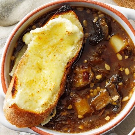 Winter Comfort Food Recipes, The Original Dish, Recipe Soup, Onion Soup Recipes, Winter Comfort Food, Comfort Food Recipes, Soup And Stew, Cozy Meals, Winter Comfort