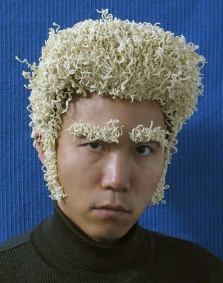 Give me dat Ramen look! Ramen Noodle Hair, Noodle Hair, Funny Family Photos, Hair Fails, Memes Of The Day, Family Humor, Crazy Hair Days, Ramen Noodles, Crazy Hair