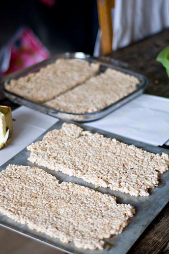 Picture of Make Rice Krispies Treats Sushi Tutorial, Sushi Making Party, Make Your Own Candy, Fruit Sushi, Candy Sushi, Birthday Party Activity, Sushi Recipe, Japanese Party, Birthday Party Idea