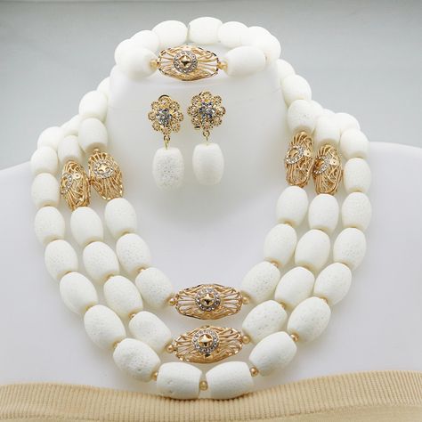 This is for high quality? handmade Nigerian wedding necklace? , it takes 3-5 days for the production Traditional Beads Necklaces, Neck Beads Design, Nigerian Necklaces, Flower Necklace Aesthetic, Flower Necklace Outfit, Neo Soul Fashion, White Beads Necklace, Nigerian Jewelry, Soul Fashion