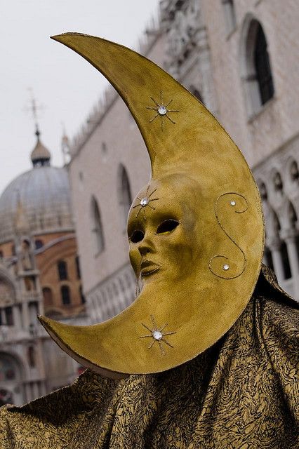 Probably one of the best masks I've ever seen for Carnival in Venice.  Really makes one feel everything is a little supernatural. Carnival Of Venice, Venetian Masks, 다크 판타지, Carnival Masks, Masks Masquerade, Arte Inspo, 판타지 아트, Mellow Yellow, Stars And Moon