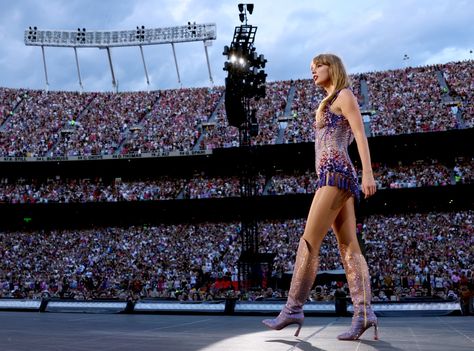 Why Taylor Swift Has Never Headlined the Super Bowl Halftime Show Album Release Party, Arrowhead Stadium, Taylor Swift Web, Release Party, Taylor Lautner, Web Photos, Speak Now, Tim Mcgraw, Taylor Swift Wallpaper