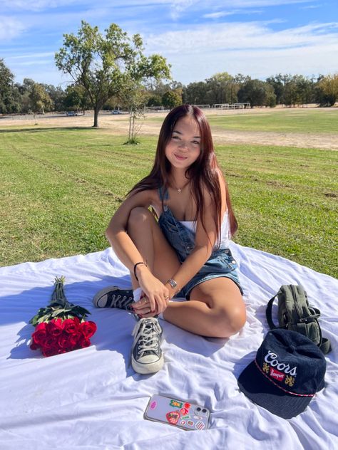 Coors Hat Outfit, Brown Corduroy Shorts Outfit, Overalls With Tube Top, Black Hightop Converse Outfit, Hightop Converse Outfit, Dark Brown Red Hair, Converse Flat, Field Picnic, Black Hightop Converse