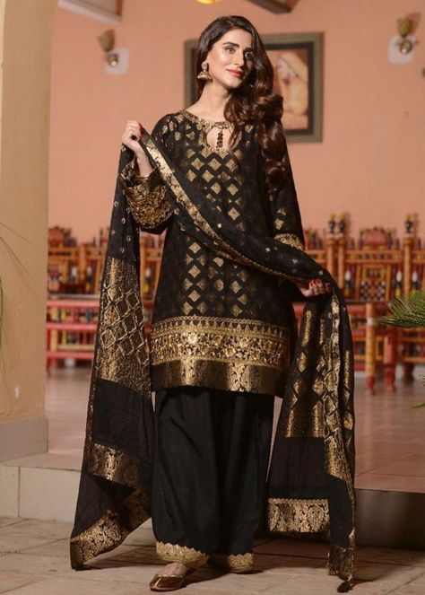 Nilofer Shahid, Black Dahlia, Pakistani Dresses Casual, Pakistani Fashion Party Wear, Pakistani Bridal Dresses, Simple Pakistani Dresses, Abaya Designs, Stylish Dress Book, Stylish Dresses For Girls