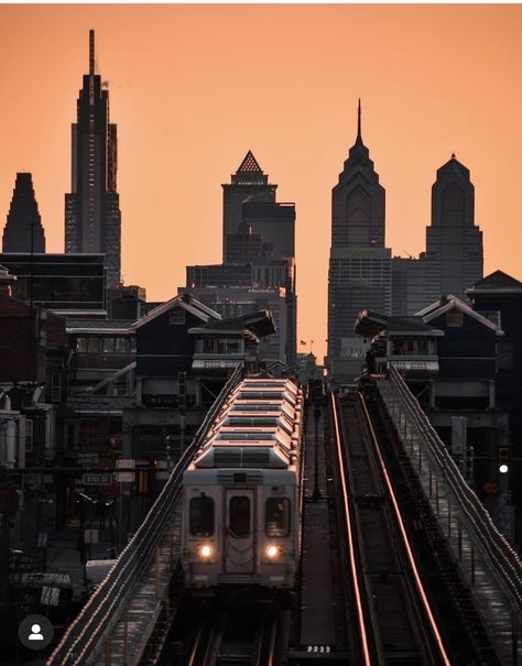 Nyc Suburbs, New York Iphone Wallpaper, Building Tattoo, Philly Skyline, Philadelphia History, Philadelphia Street, Baltimore Skyline, Ny Skyline, Philadelphia Art