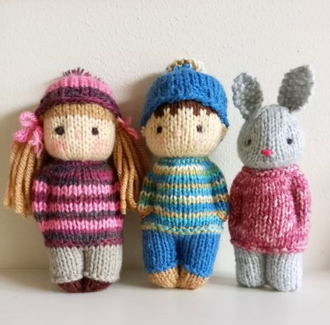 Izzy Dolls, Comfort Dolls, Knitting Dolls Free Patterns, Knitted Dolls Free, Miniature Knitting, Knitted Doll Patterns, Kids Knitting Patterns, Knitted Toys Free Patterns, Animal Knitting Patterns